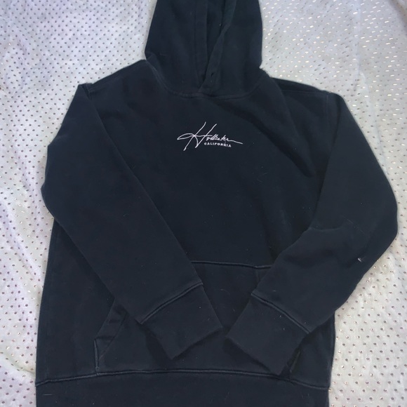 hollister - Picture 1 of 4